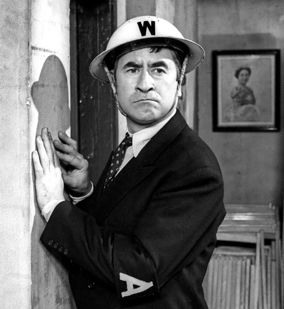 BraxM's tweet image. Remembering Bill Pertwee, born #OTD in 1926. Photographed, as Chief Warden Hodges in #DadsArmy, by Don Smith for @RadioTimes.