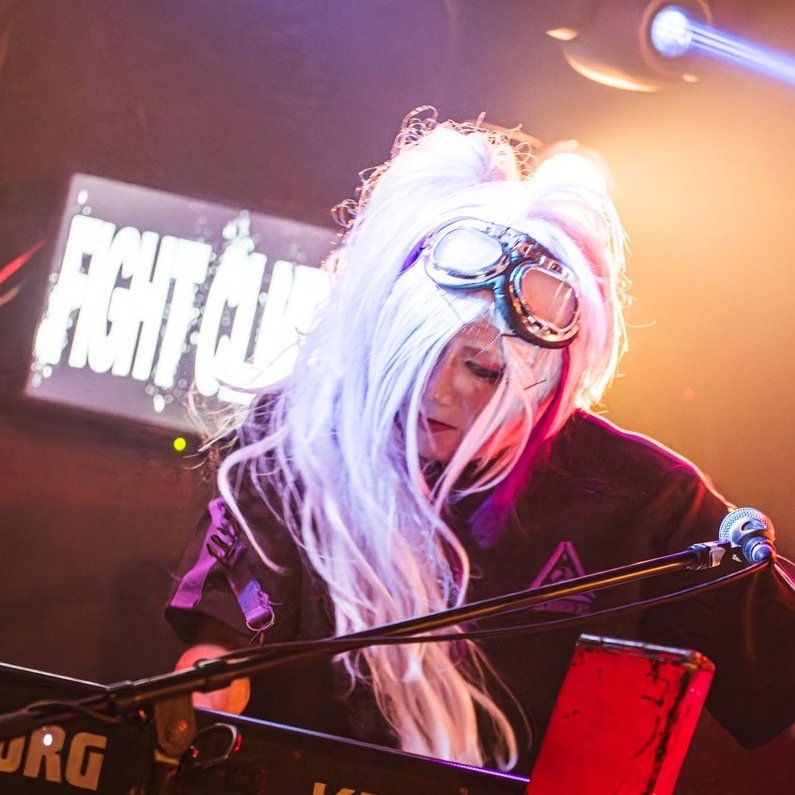 EHorizon2025's tweet image. 徳島FIGHT CLUB 8周年-奏-
事象の地平線2本目のLIVEでした!
改めてFIGHTCLUBさん8周年おめでとうございます🌟
そして見に来て頂いた方々に感謝です!また共に向こう側を旅しましょう。
Photo by 千寿