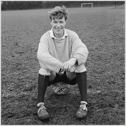robawhite's tweet image. Sixty one years ago today. Gone but never forgotten.I'm looking forward to celebrating my dad's life with family and friends tonight at the opening performance of The Ghost of White Hart Lane. Expect tears and laughter...@jacksons_lane @BruisedSky @TheMartinMurphy @SpursOfficial