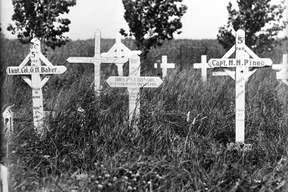 Dan P (@danieljphelan_) on Twitter photo Captain Henry Hoyt Pineo, Canadian Mounted Rifles, was killed in action on this day in 1916. It’s interesting to find a photograph of his original grave marker on the <a href="/VeteransENG_CA/">Veterans Affairs CA</a> website.
📍Poperinghe New Military Cemetery 🇧🇪 Captain Henry Hoyt Pineo, Canadian Mounted Rifles, was killed in action on this day in 1916. It’s interesting to find a photograph of his original grave marker on the <a href="/VeteransENG_CA/">Veterans Affairs CA</a> website.
📍Poperinghe New Military Cemetery 🇧🇪