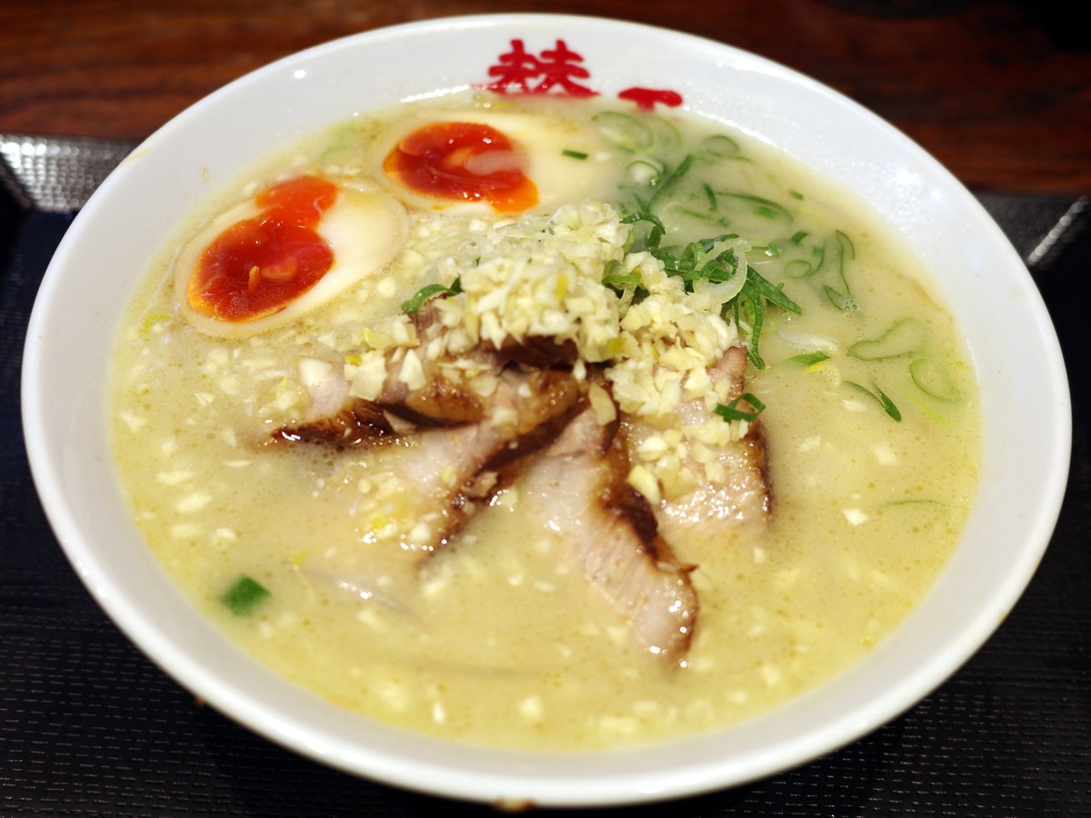 toyotue's tweet image. らーめん 賛平@賛平らーめん 36杯目
もちろんニンニクガバで頂きました♪
toyotune.blog107.fc2.com/blog-entry-320…