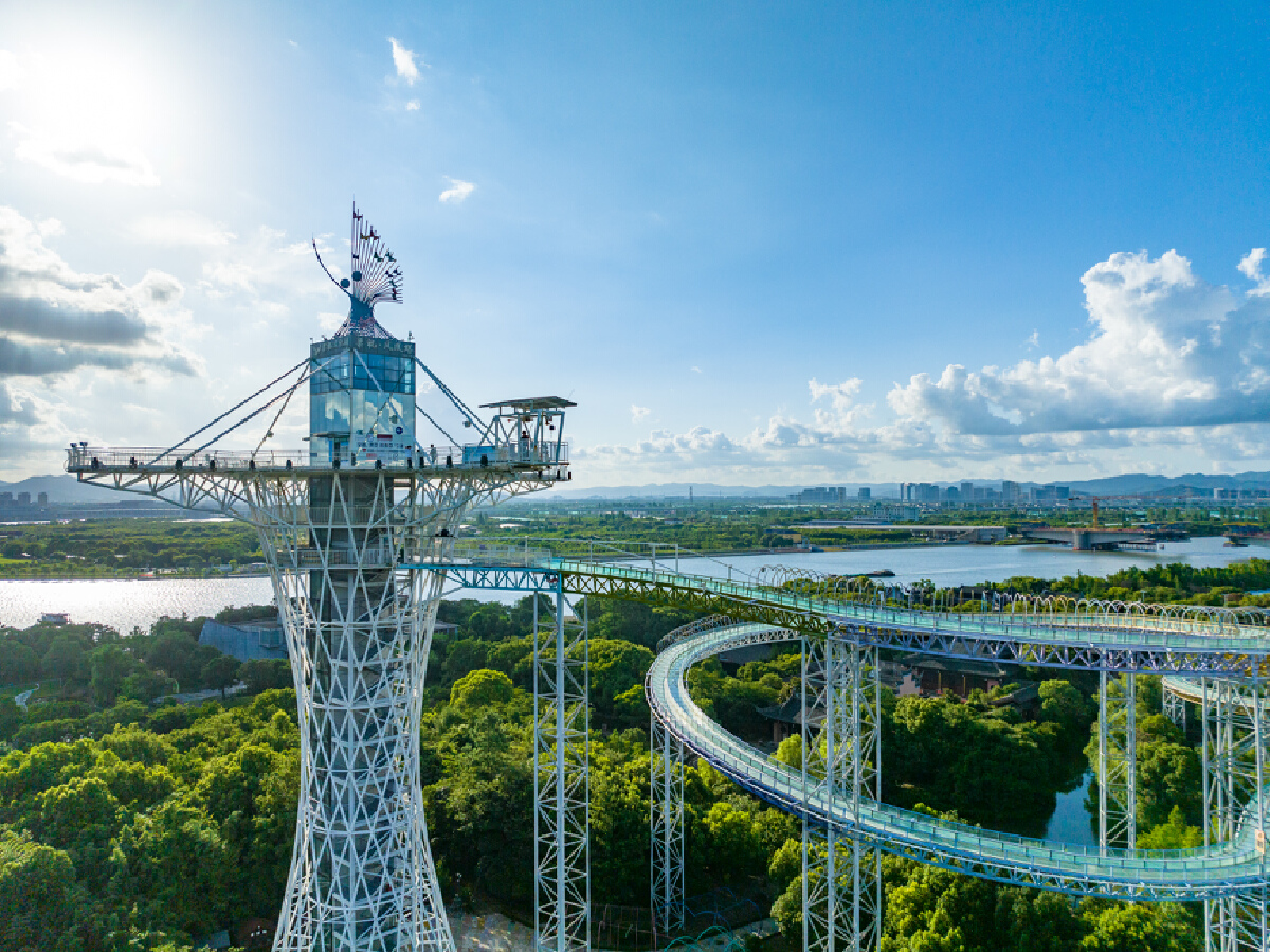 Escape the summer heat at Ningbo's new hotspot - Liangzhu Cultural Park's water wonderland! 🌊 Just 20 mins from downtown, enjoy thrilling slides, wave pools &amp; even Butterfly-themed sprinklers. Dive into culture &amp; fun! 🦋🎉