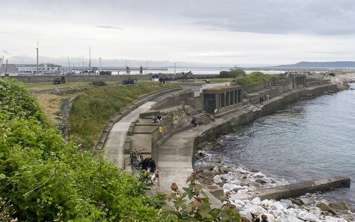 dunlaoghairecra's tweet image. The Pleasure Gardens is the name of the small park on the outside of the East Pier. It lies outside boundary of the DL Harbour but for the purpose of maintenance we feel it really should be looked after by the Harbour.
The Harbour Master Plan is open for submissions until the…