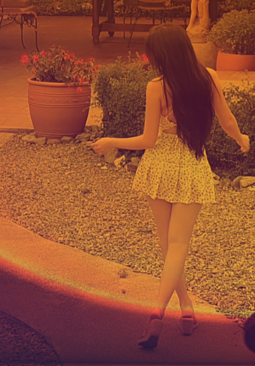 Rt yapıp yorum yapan ilk 100 arkadasi geri takip edicem 🥰🥰