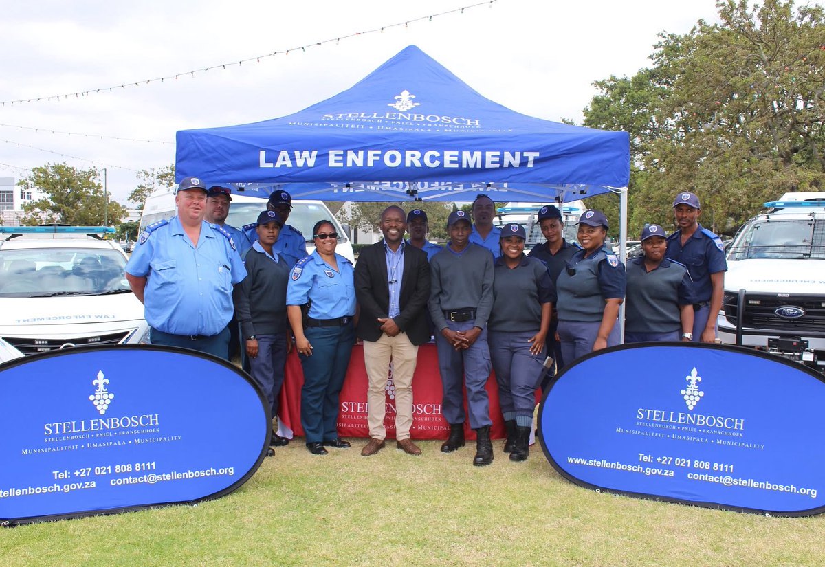 StellMun's tweet image. 🚨 Successful Sunday Operation in Groendal (20 July 2025)
RRU & Law Enforcement teams conducted high-vis patrols:
🔹 56 by-law fines issued (incl. public drinking)
🔹 Road block in Le Roux St – multiple fines
🔹 1 arrest for Mandrax & Tik
🔹 Illegal structures addressed