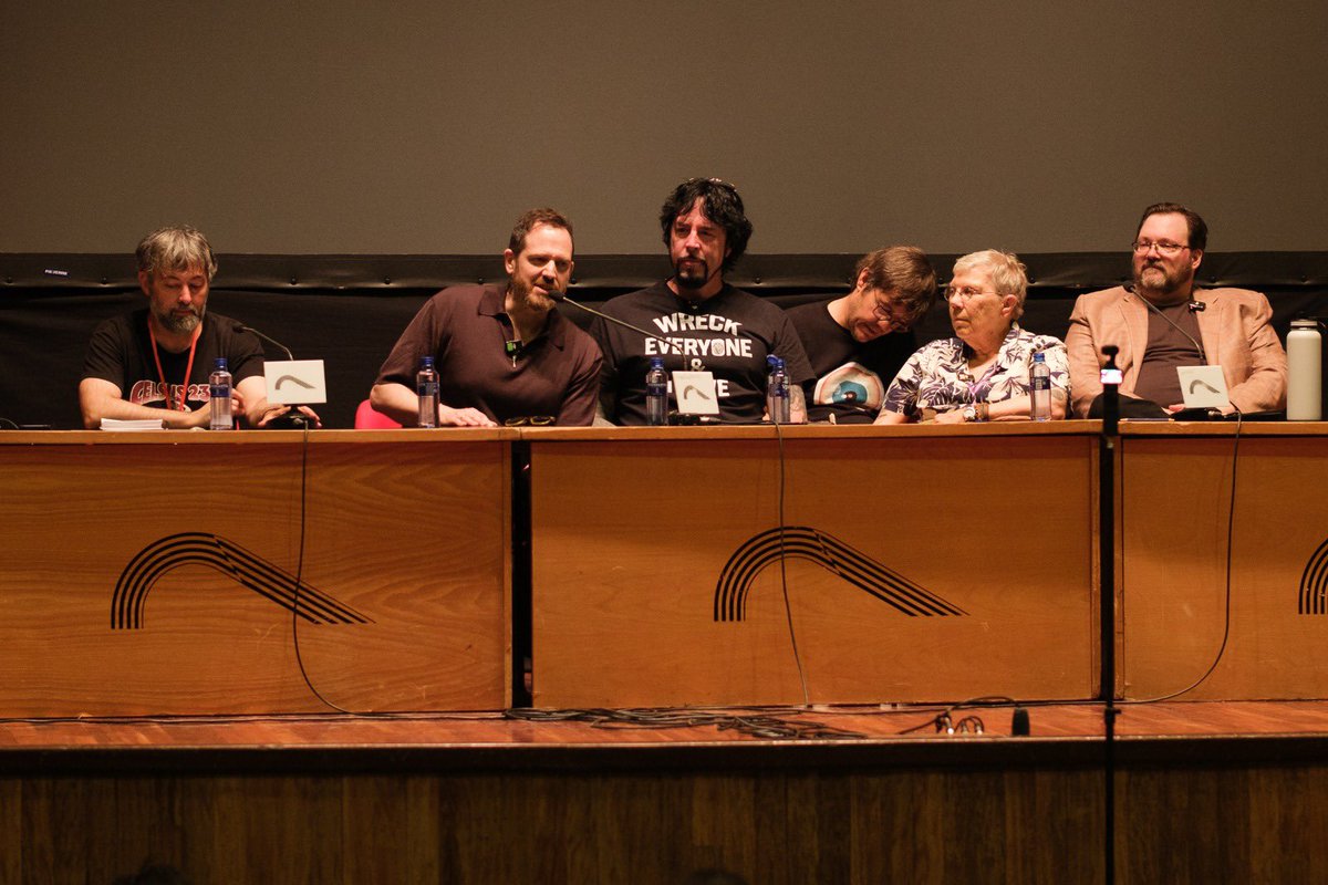 JorgeIvanArgiz's tweet image. Y de presentar el cierre de este @festivalcelsius #celsius2025 ¿qué puedo decir?
@BrandSanderson
@BarbaraHambly
@LordGrimdark
@misterkristoff
Ningún lugar del mundo tenía más concentración de talento para el fantástico que Avilés en ese escenario. Ninguno.
Eso es así!