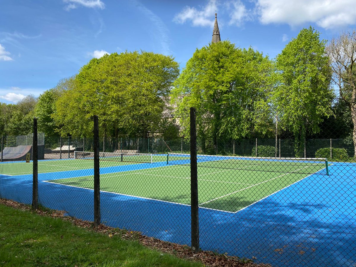 🎾Old tennis rackets gathering dust?🎾

One of the biggest barriers for many people not being able to play tennis is not having a racket. 

You can donate your old rackets off at Pioneer Gym, just a short walk from the park.

clubspark.lta.org.uk/Stubby.../Book…...