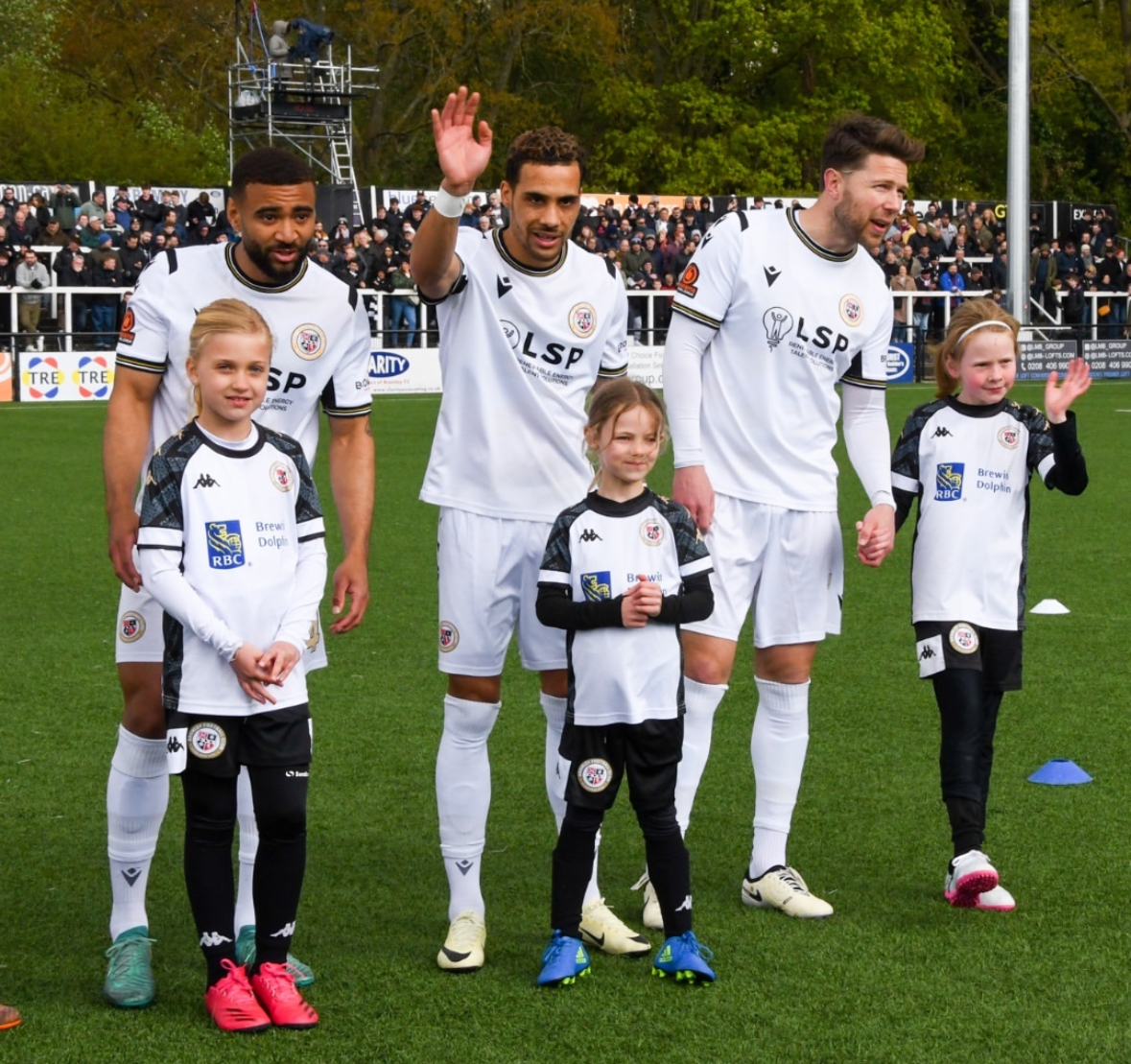 What a buzz at The CopperJax on Saturday — and with excitement building for the season, now’s the time to book a Matchday Mascot Experience! ⚽🖤

🎟️ Book now via link in bio- Don't miss out!

#WeAreBromley #PlayingOurPart