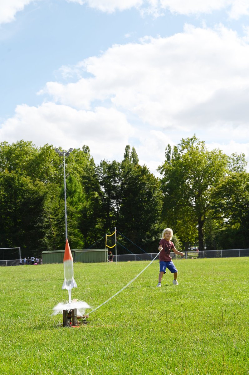 [LE VILLAGE VACANCES OUVRE MALGRÉ LA MÉTÉO]
En raison des orages annoncés pour cet après-midi, les animations auront lieu en intérieur (dans le COSEC) : de 15h à 20h, venez profiter gratuitement des jeux, des ateliers créatifs et des animations sportives : saintmichelsurorge.fr/vive-lete-a-sa…
