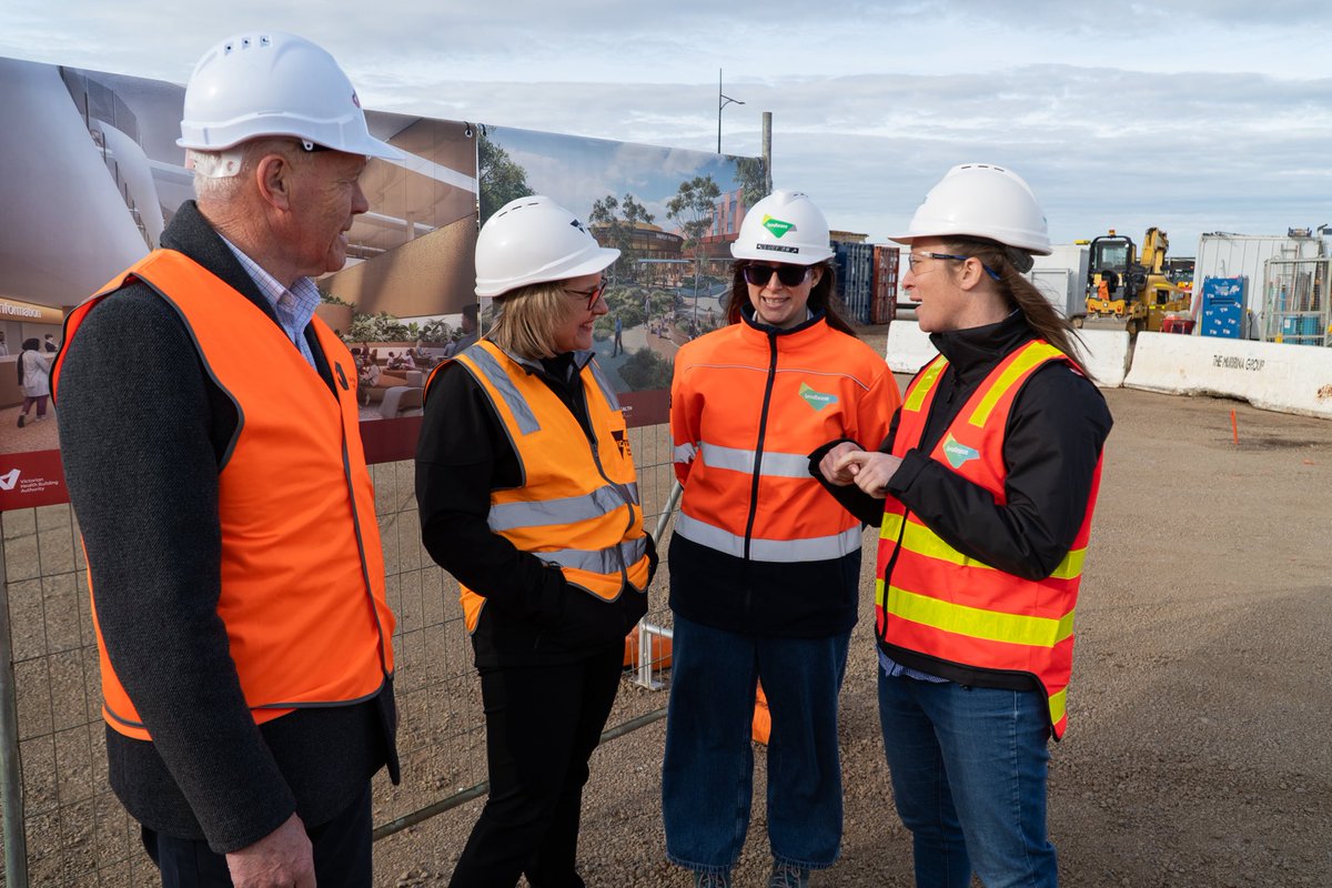 JacintaAllanMP's tweet image. We're getting on with building Melton Hospital.
We've started major works to deliver better care closer to home for families in the western suburbs - including Melton, Gisborne, Bacchus Marsh, Rockbank and Caroline Springs.
The brand-new Melton Hospital will create thousands of…