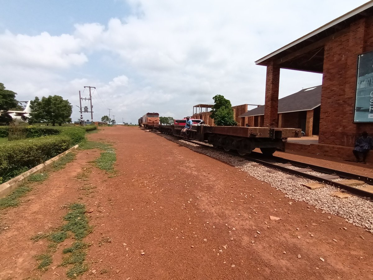 MystiqMike's tweet image. Take it all in, gad damn it.
#blakkpeppertours #blakkpeppertins #afroflavour #tamale #redclay #RedClayStudio #ibrahimmahama #tourguide #visitghana #TourismBoom #ghanatourismauthority @blakkpeppernews