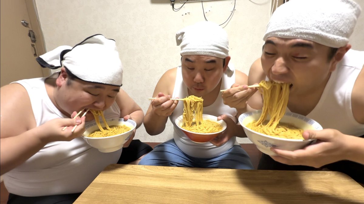 gr_phenix's tweet image. マジレビュー!
マルタイと吉本のコラボ?!『よしもとカレー棒ラーメン』食うデブ
youtu.be/vwF2IEW4-vk
