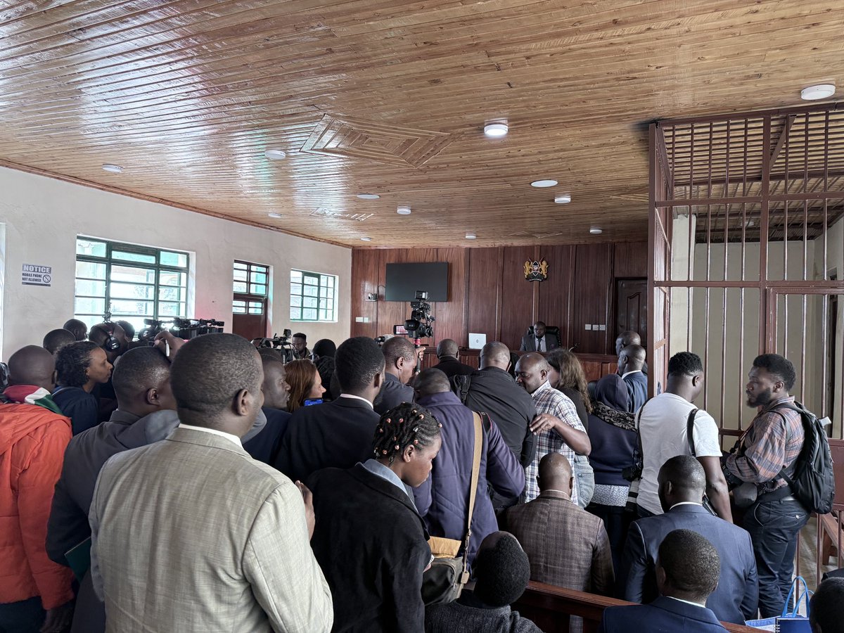 @Defenders Coalition 🇰🇪 (@defenderske) on Twitter photo This morning, the Defenders Coalition is at Kahawa Law Courts in solidarity with Human Rights Defender <a href="/bonifacemwangi/">The People’s Watchman</a>, who is set to be presented in court.
Standing with Boniface is a standing and protecting the right to speak truth to power, defend justice, and hold space for This morning, the Defenders Coalition is at Kahawa Law Courts in solidarity with Human Rights Defender <a href="/bonifacemwangi/">The People’s Watchman</a>, who is set to be presented in court.
Standing with Boniface is a standing and protecting the right to speak truth to power, defend justice, and hold space for