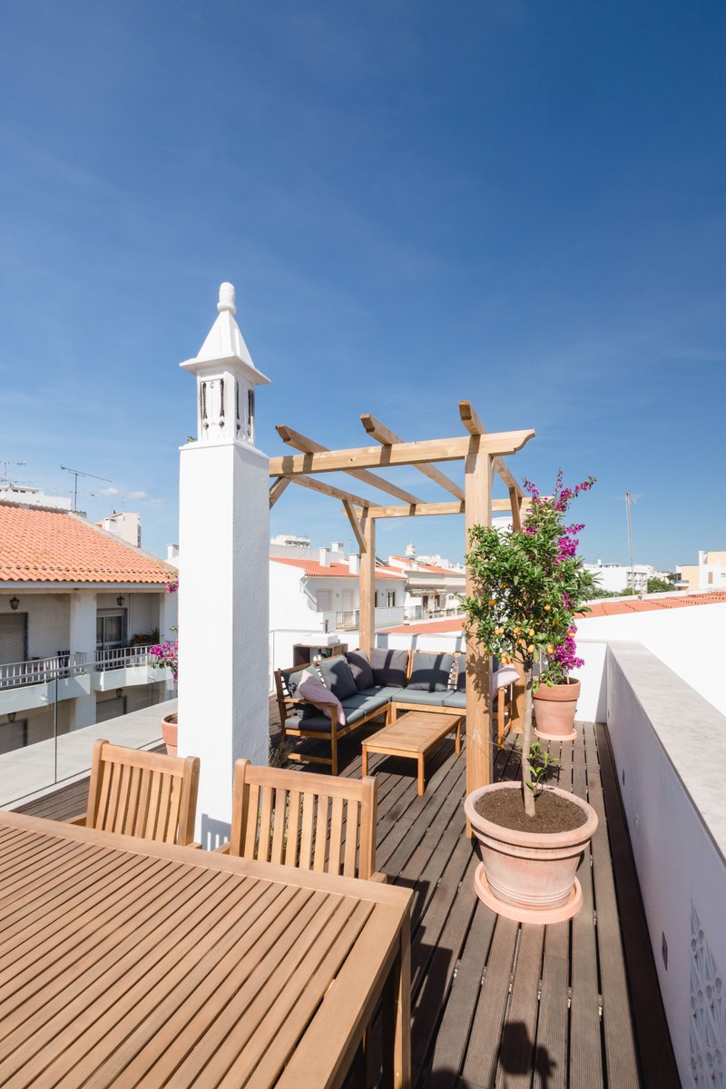 COREarchitects1's tweet photo. 🌅 Outdoor Kitchens &amp; Patios
👉 *Love alfresco cooking?* Outdoor kitchens and shaded patios complete your Algarve lifestyle experience.
https://t.co/j8wc9RcbdV
#WellnessArchitecture #OutdoorLiving #PatioInspiration #CoreArchitects #NatureSpaces #AlgarveHomes https://t.co/z3e2dgP3Xg