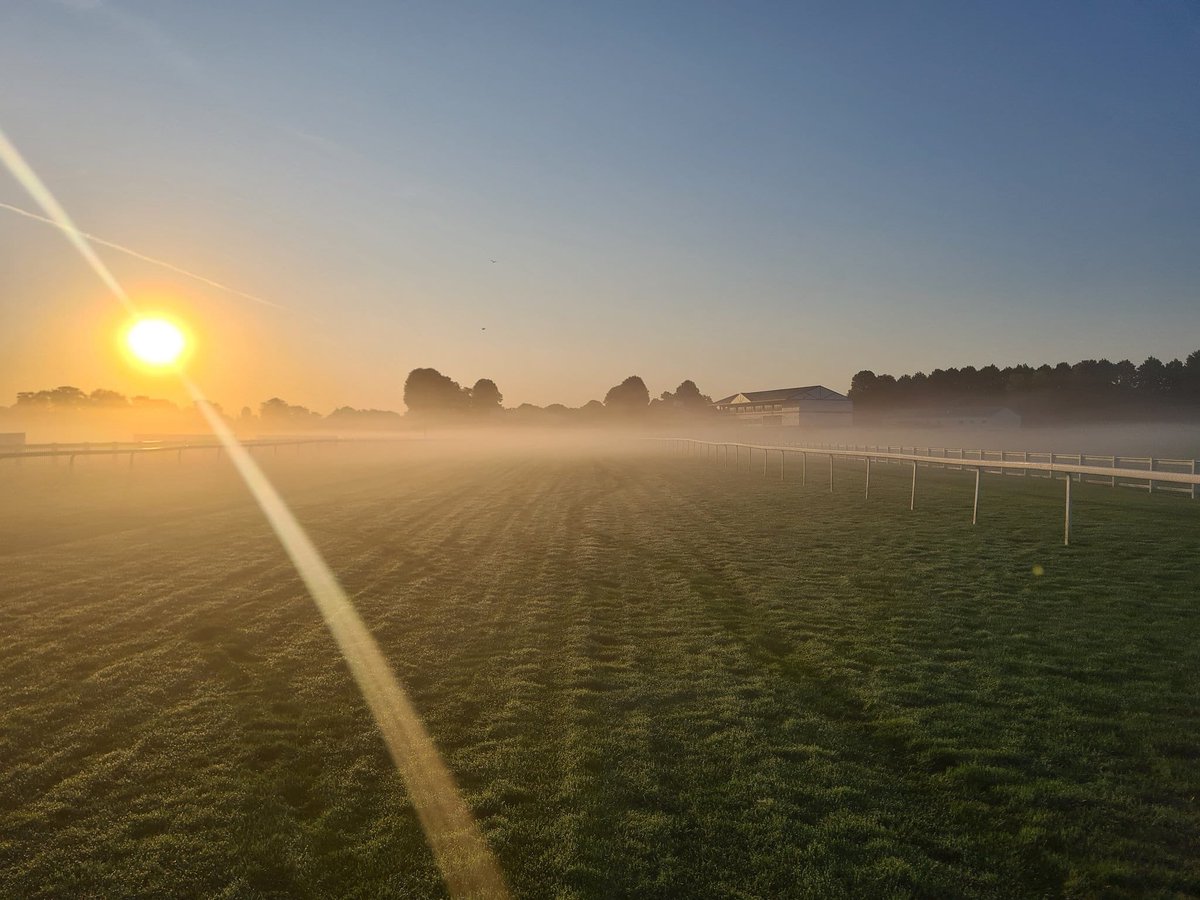 David Crosse (@davidcrosse) on Twitter photo Delighted to be back <a href="/WindsorRaces/">Windsor Racecourse</a> where I'll be hosting hospitality guests throughout the evening and trying to tip 📌 some winners 🏇.
Great track, lovely day, come racing at Windsor Racecourse.
🖱Davidcrosse21@hotmail.co.uk
☎️07775 920489 Delighted to be back <a href="/WindsorRaces/">Windsor Racecourse</a> where I'll be hosting hospitality guests throughout the evening and trying to tip 📌 some winners 🏇.
Great track, lovely day, come racing at Windsor Racecourse.
🖱Davidcrosse21@hotmail.co.uk
☎️07775 920489