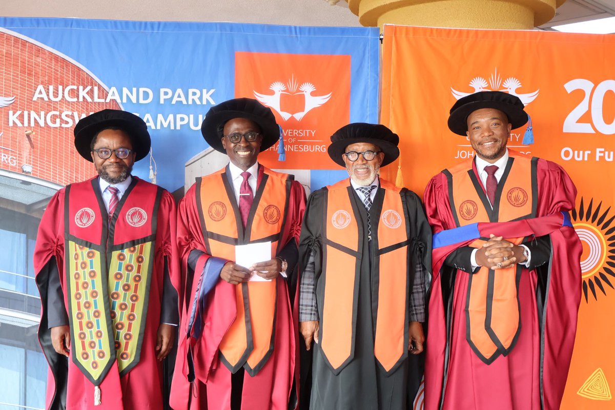 go2uj's tweet image. 🚨🟠 #UJGraduations: Dr. Mmusi Maimane and Dr. Malusi Gigaba are officially UJ graduates!
This morning, the University of Johannesburg proudly conferred Doctor of Philosophy degrees in Public Management & Governance on the two prominent South African politicians.
A proud…