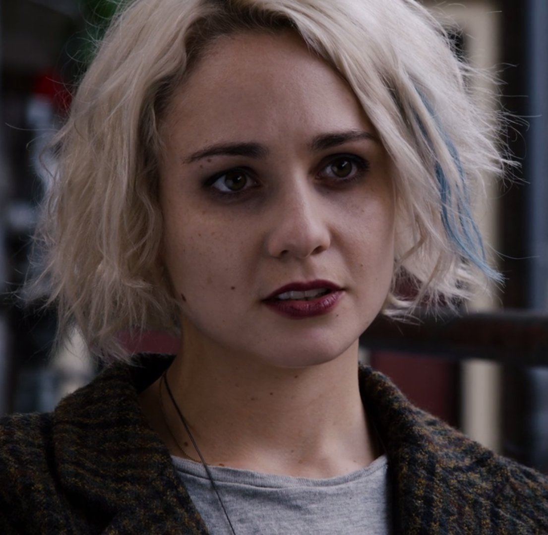 Ayak bağı olmaktan başka bi boka yaramadı, olmasaydı bir ülke eksilirdi masraflarıyla da bi sezon daha çekilirdi.