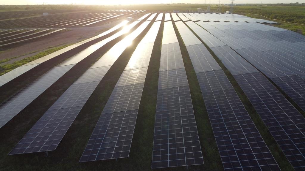 El grupo <a href="/Dominion_DOM/">DOMINION</a> culmina la venta de seis parques fotovoltaicos (321 MW) en República Dominicana, por más de 375 millones de dólares
