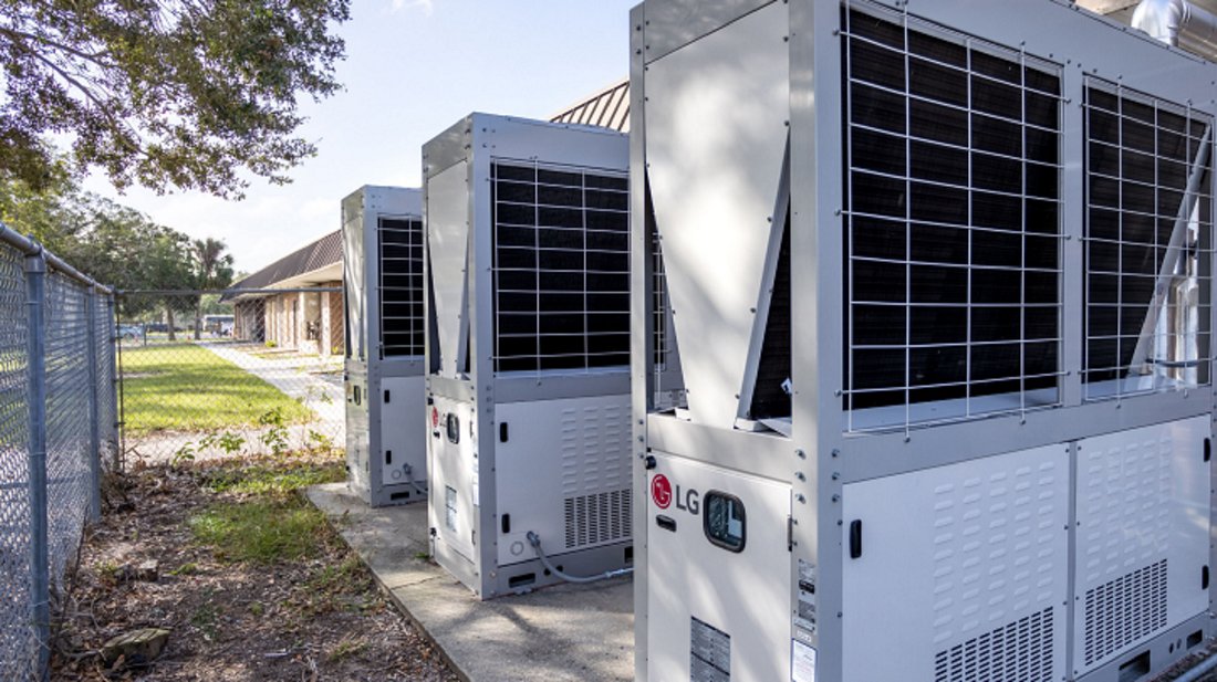LGE_Global's tweet image. LG brings sustainable cooling to the world stage 🌍❄️
Expanding its Inverter Scroll Chiller lineup with R32 refrigerant for smarter, greener HVAC solutions
#LG #LifesGood #HVAC
lgnewsroom.com/2025/07/lg-exp…