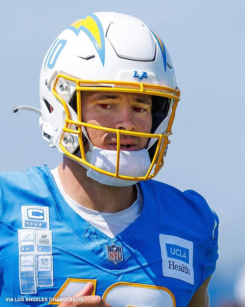 NFLFrance's tweet image. 👿 Justin Herbert va passer du côté obscur de la Force !
@chargers | #BoltUp