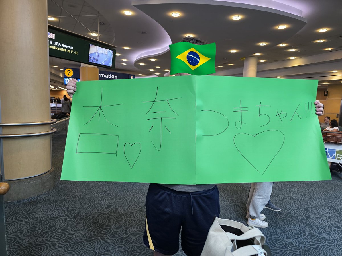 少し前に無事にカナダに戻りました(結局踊れなかった)。仕事だと思ってた旦那様がお休みとって、お手製ボード持って空港で待ってたカワイイ