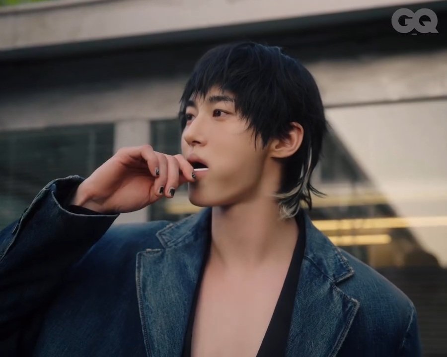 wooseokfiles's tweet photo. WHAT A FINE MAN https://t.co/sJJUvEyRI9