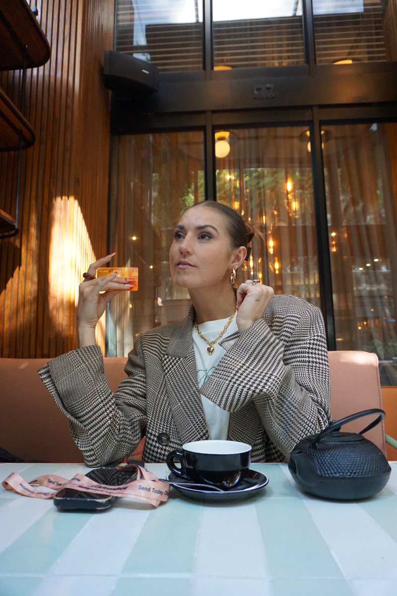 gemmamusic_'s tweet photo. Just a girl at lunch 💛 feat my new flex pay card from Clicksendnow ! Travel just got so much easier ☺️ #Clicksendnow #SendToday #ChangeTomorrow https://t.co/h6dYRSXPFI