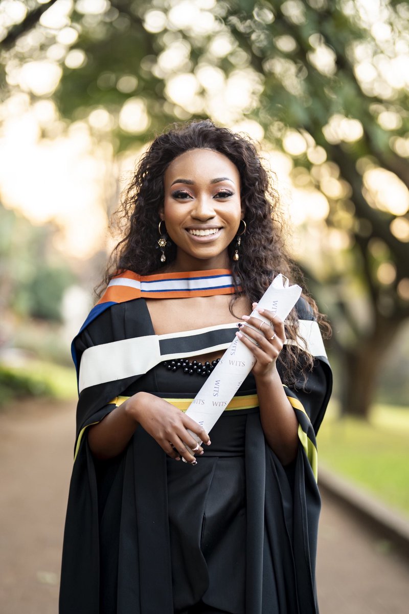 lelo_nes's tweet photo. Got 3 degrees hotter and made my professor parents proud man 🥹❤️… all glory belongs to God. https://t.co/ITEamY6laU