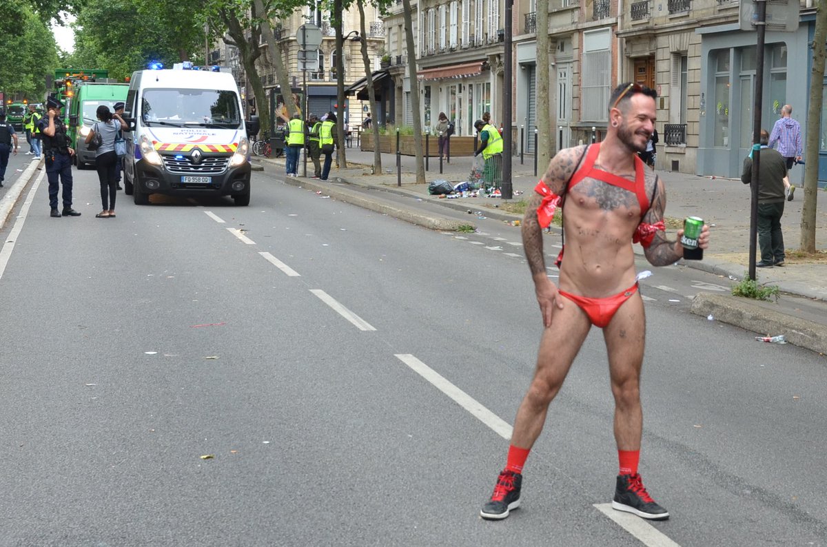 Come over celebrate my 40th bitthday!
You can now call my daddy, be a good boy, and I’ll give you a treat!
OR just send my your underwear as a gift 💁‍♀️💁‍♀️