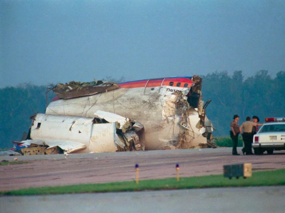 36 years after surviving the tragic Flight 232 crash, Spencer Bailey reflects on loss, survival, and healing-carrying his mother's memory with him as he visits the site.  dailystar.co.uk/news/us-news/m…