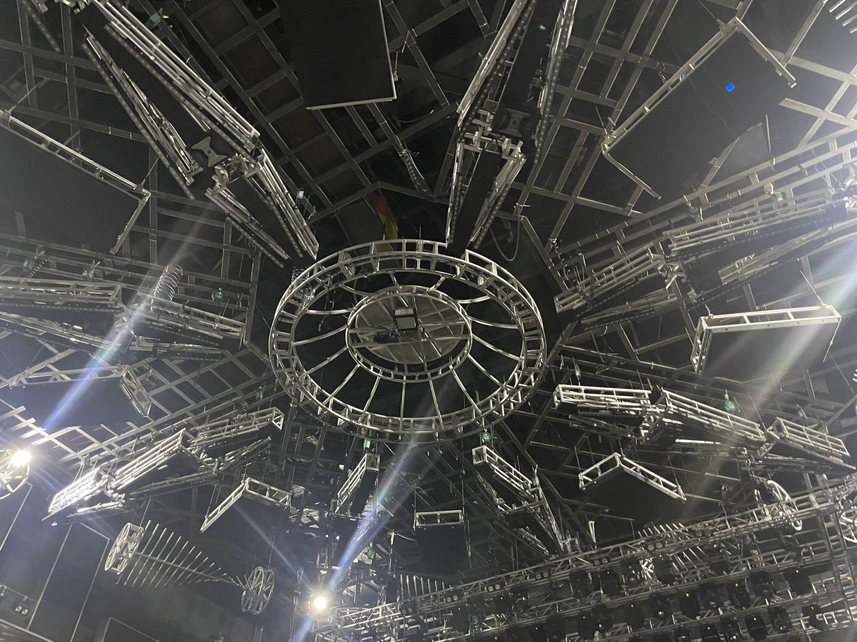 Rute1007's tweet image. 中国、南寧のかっくいいライブ会場でかっくいいライブしてきたょ