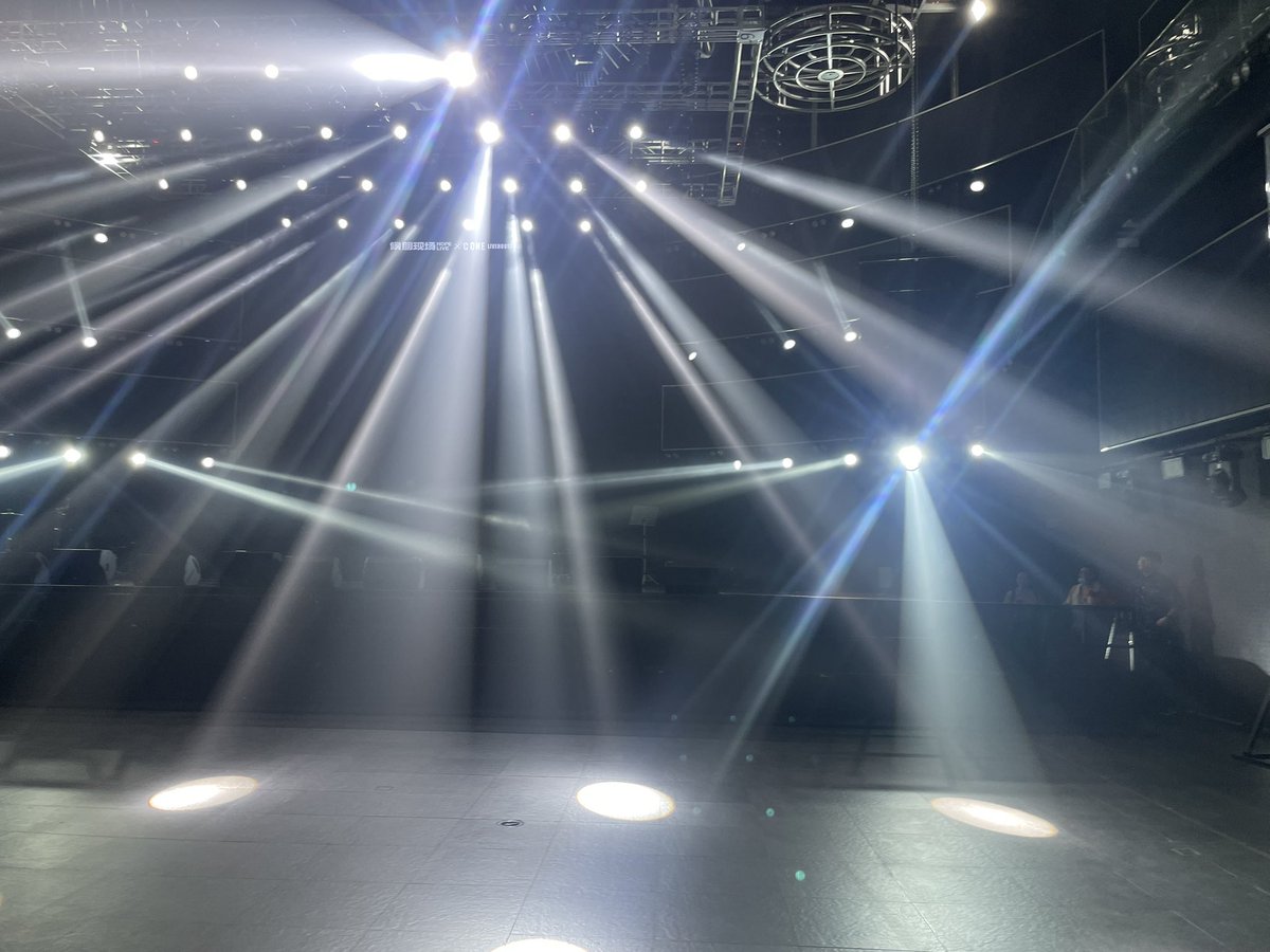 Rute1007's tweet image. 中国、南寧のかっくいいライブ会場でかっくいいライブしてきたょ
