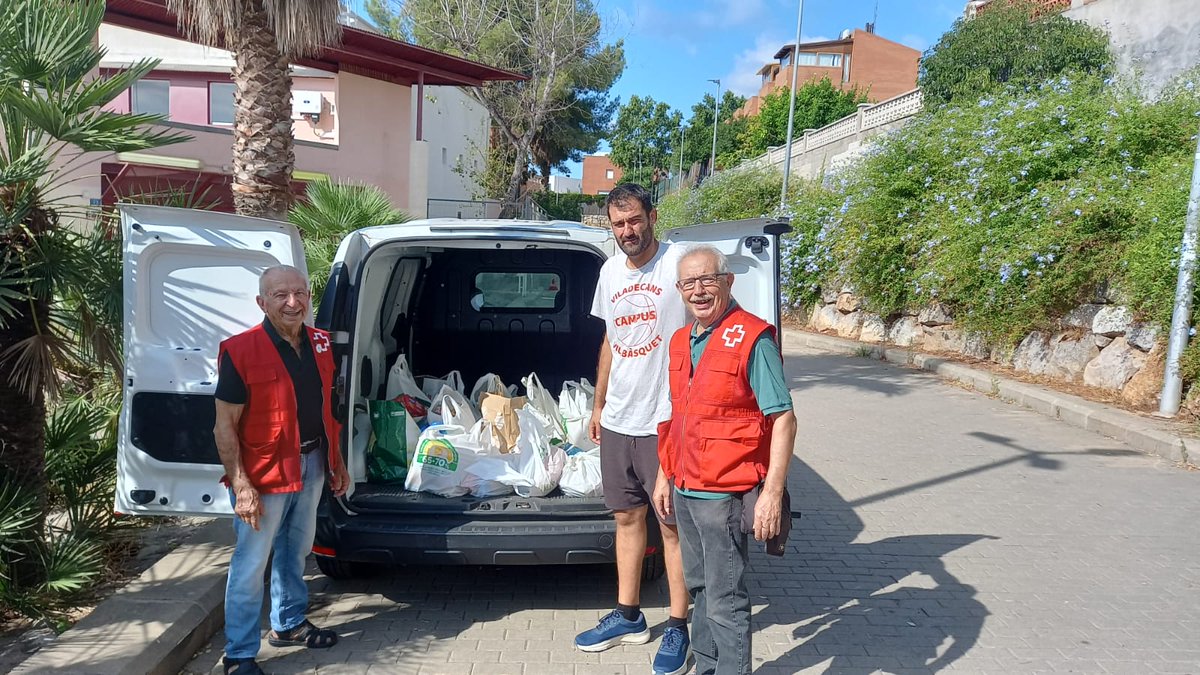 Moltes gràcies <a href="/VilabasquetVila/">Vilabàsquet Viladecans</a>  per la recollida d'aliments en suport al nostre Centre de Distribució d'Aliments que gestionem amb l'Ajuntament. És essencial que els infants creixin amb valors com la solidaritat. Vosaltres hi contribuïu sempre de manera exemplar! 👏#Solidaritat
