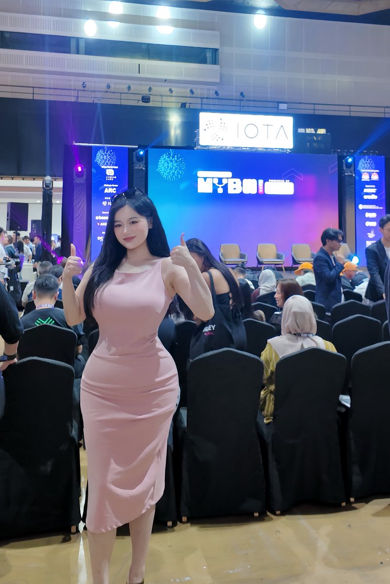 Gloooria_web3's tweet image. Big thanks to for the adorable Labubu gift! 🧸💙
Excited for tonight’s main event — see you there! 🎉✨ #Anome #Labubu #malaysia