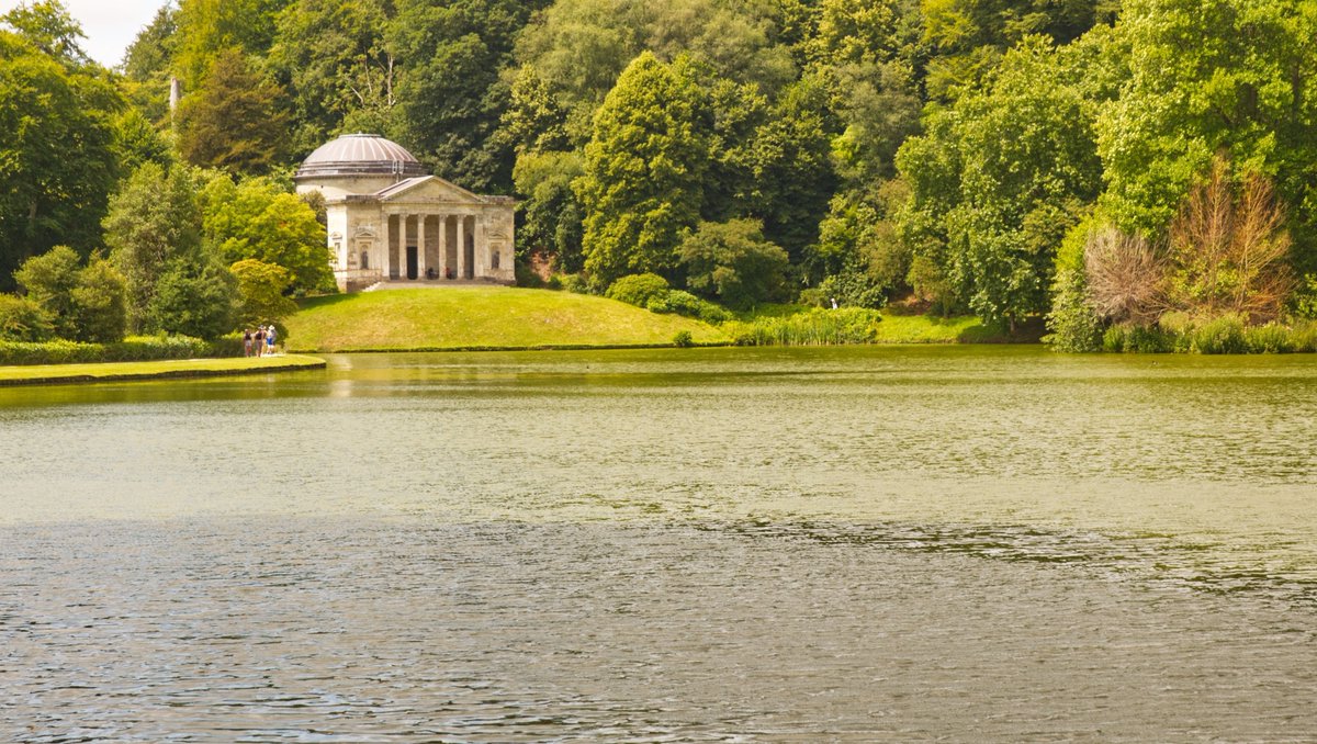 BarnesCoaches's tweet image. Exploring the beautiful National Trust property - Stourhead on a recent private hire holiday.🍃
📷️: Driver Ian W
#holidays #coachholidays #coachtravel #BarnesCoaches #GroupHoliday #Stourhead #NationalTrust