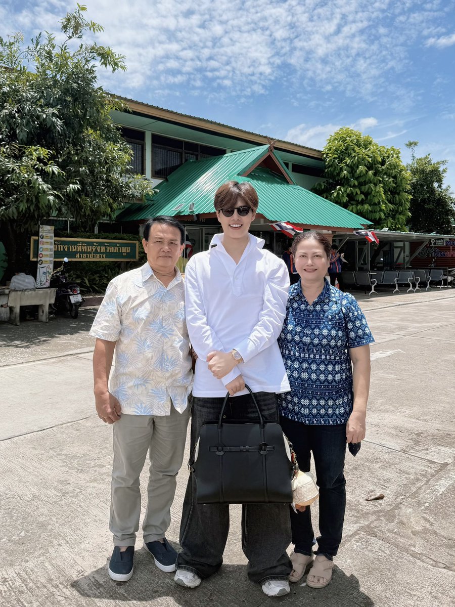 Benzalert_np's tweet image. พื้นที่ปลอดภัยของเรา มาไหว้พ่อแม่มั้ย บิบี๋! 🙏🏻🏡 #BENZALERT