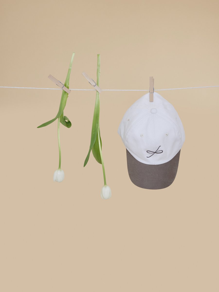 ninetytwo_th's tweet photo. INFREENNITY♾️
This isn’t just a collection — it’s a gentle memory in the making🤍

Each piece holds warmth, soft shapes, cozy tones.

Tote, Tee, Cap, Keyring — all limited.

Launching July 27, 12:00 PM (TH Time)
Only on LINE Store &amp; 92 Website

#92Infreennity #NINETYTWO https://t.co/450YW4kDPV