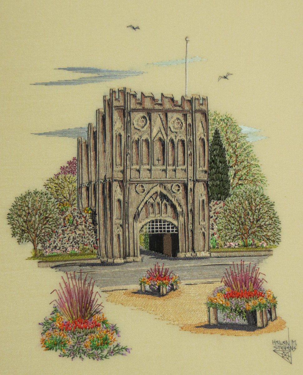 helen_m_stevens's tweet image. The beautiful Abbey Gate in Bury St. Edmunds. It is so easy to take such history for granted when you live in a place like this ... I am so lucky! Today everything is looking rainwashed, but the warmth of the sun can still be felt, even thrugh the clouds. Great growing weather…