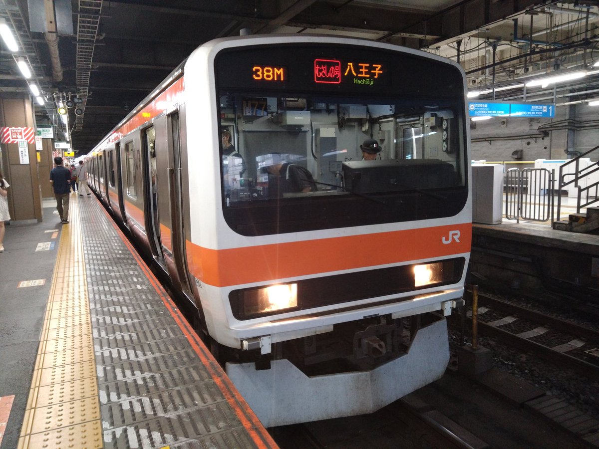 E485E189's tweet image. やまびこ自由席(どうにか座れた)から大宮でむさしの号へ乗り換え北朝霞まで。むさしの号も昔に比べだいぶ認知されてますね、結構混んでます。時間や本数が違いますが一昔前は115系そしてさらに昔はこまち(新幹線)リレー号として165・169系が使われてました。その時は結構空いてましたね。