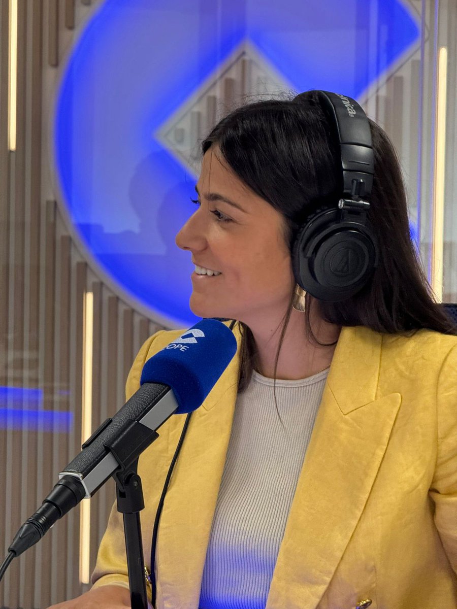 mmerge_io's tweet image. 🎙️ La semana pasada, nuestra CEO & Founder @paulapascualc_ participó en el pódcast “Lo que viene” de @COPE, presentado por @cuadrado_roca.
Durante la charla hablaron sobre el futuro de Internet, Web3, NFTs, infraestructuras descentralizadas y también sobre el humo que aún…