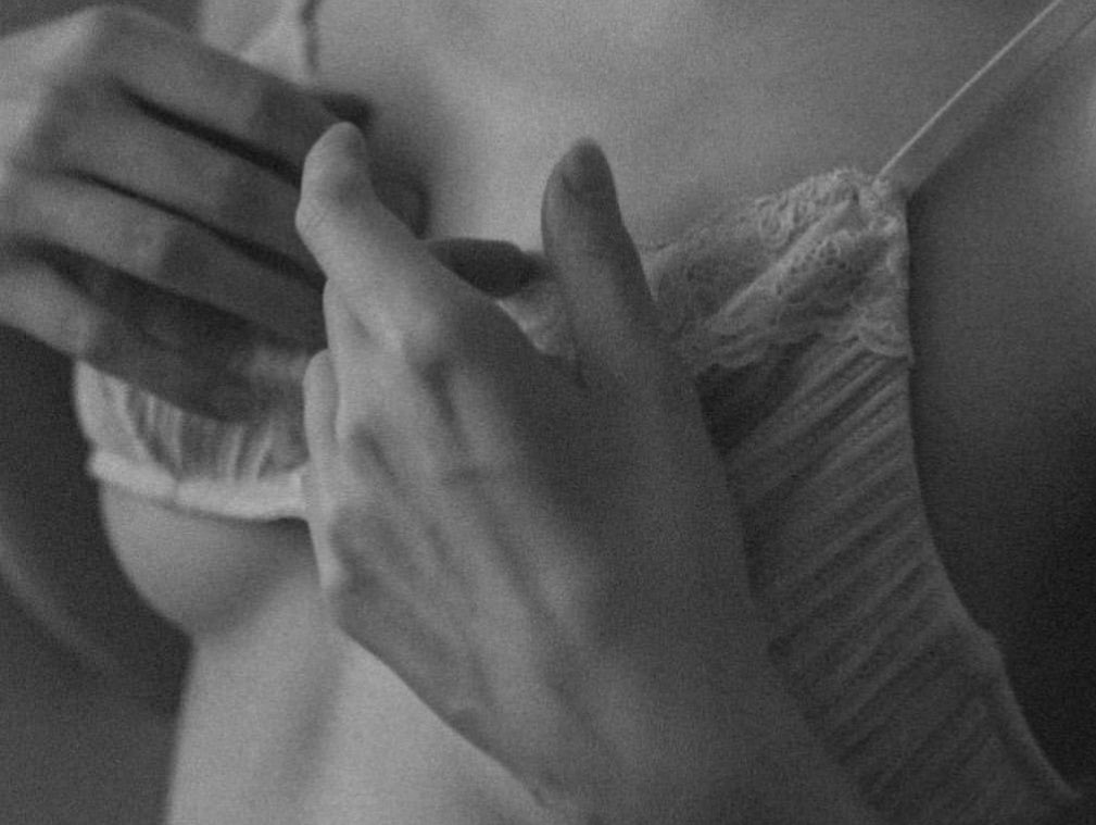 tikhonova_lu's tweet image. New week, new release β and this one feels special.
Sense of Woman begins today with two 1/1s.
A collection shaped by light, trust, and presence.
These arenβt just portraits β theyβre quiet rituals of remembering.
A gift to myself, and to you.
Auctions are live. β