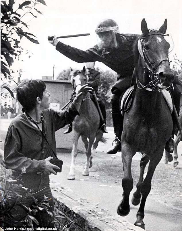 Taj_Ali1's tweet image. In 1984, striking miners at Orgreave were viciously attacked by 6,000 officers from 18 different police forces. Many suffered serious, lifelong physical injuries.
@orgreavejustice have fought relentlessly for this national inquiry.