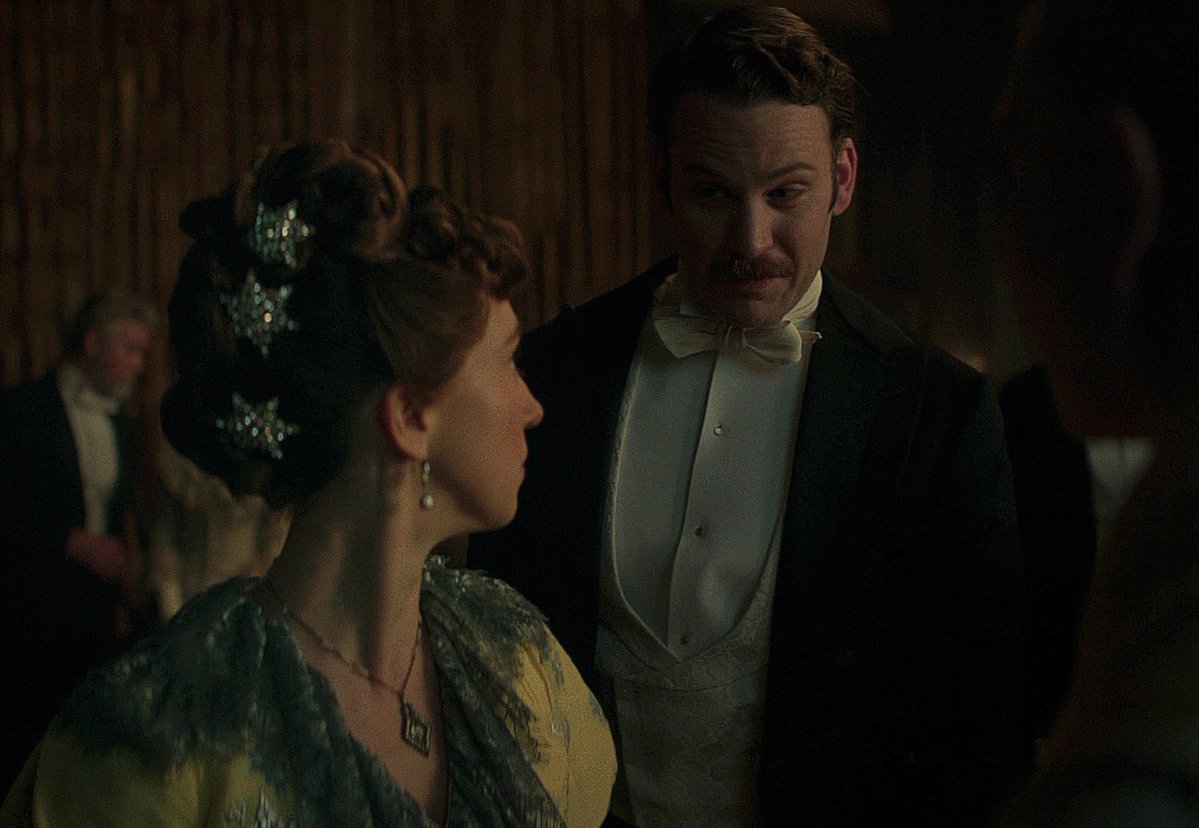 sirphillipluvrr's tweet image. wears diamond stars in her hair, overbearing female relative, loving but distant husband… welcome back empress elisabeth of austria #TheGildedAge