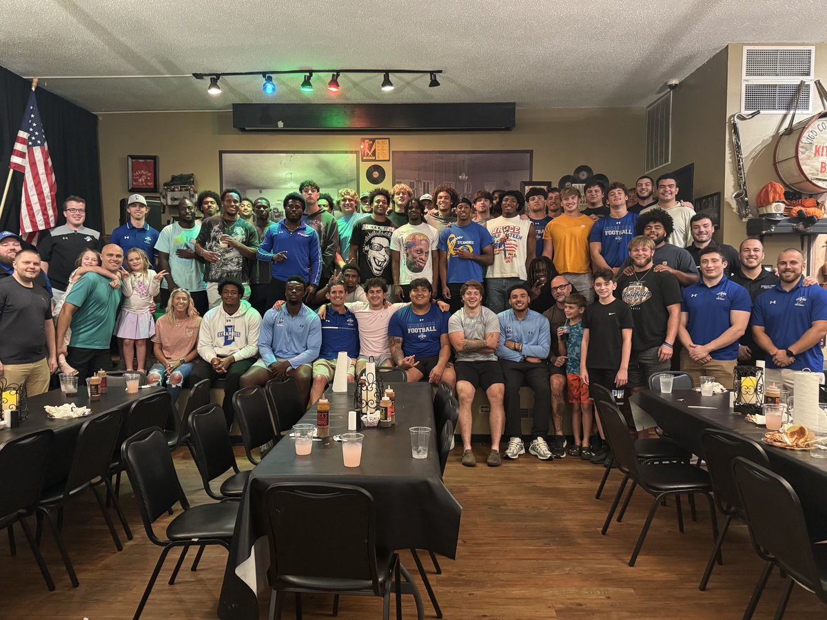 David Elson (@coach_delson) on Twitter photo Great night <a href="/Rickssmokehouse/">Rick's Smokehouse</a> with “THE DARKSIDE”! Looking forward to 2025 with this TEAM!
#GOSYCAMORES!! Great night <a href="/Rickssmokehouse/">Rick's Smokehouse</a> with “THE DARKSIDE”! Looking forward to 2025 with this TEAM!
#GOSYCAMORES!!