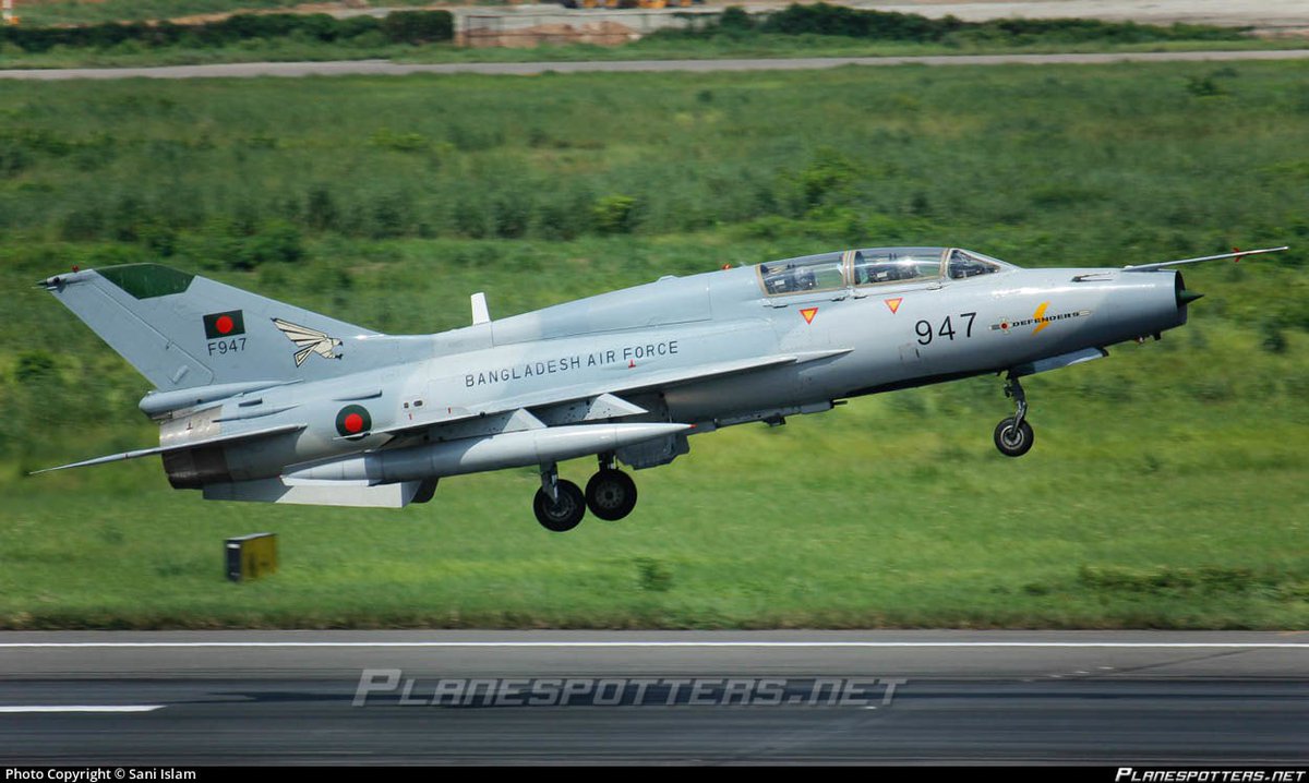 Kaiming li 李凯明 (@defencewithli) on Twitter photo 🚨 BREAKING: A #Bangladesh Air Force F-7 BGI (#Chinese made FT-7) crashed onto a school campus in northern Dhaka.
<a href="/JamunaTV/">Jamuna Television</a> reports 13 injured, 1 dead. Pilot identified as Tauqir.
Once again, questions arise over the safety of Chinese jets.
<a href="/DefensePolitics/">Defense Politics Asia</a> <a href="/CallSignTsoi/">The Tsoi Gun 🇲🇾</a> 🚨 BREAKING: A #Bangladesh Air Force F-7 BGI (#Chinese made FT-7) crashed onto a school campus in northern Dhaka.
<a href="/JamunaTV/">Jamuna Television</a> reports 13 injured, 1 dead. Pilot identified as Tauqir.
Once again, questions arise over the safety of Chinese jets.
<a href="/DefensePolitics/">Defense Politics Asia</a> <a href="/CallSignTsoi/">The Tsoi Gun 🇲🇾</a>