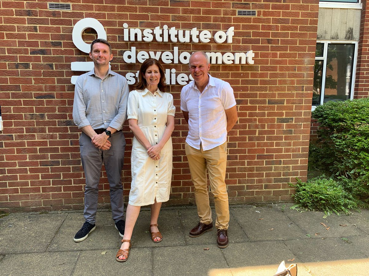 frontlineaids's tweet image. Last Friday, our ED @JohnPlastow was with the Labour MP for Brighton @chriswardmp &amp;amp; Minister for International Development at @FCDOGovUK,  @JennyChapman at a meeting at @IDS_UK 🇬🇧