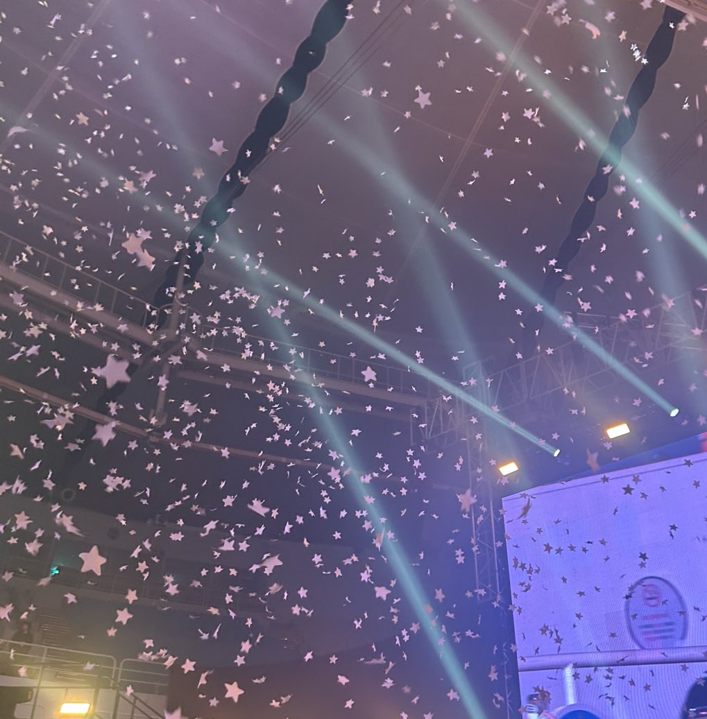 nxomxom's tweet image. 그래도 별들 다시 보러 갈 생각하면 넘 설레,,