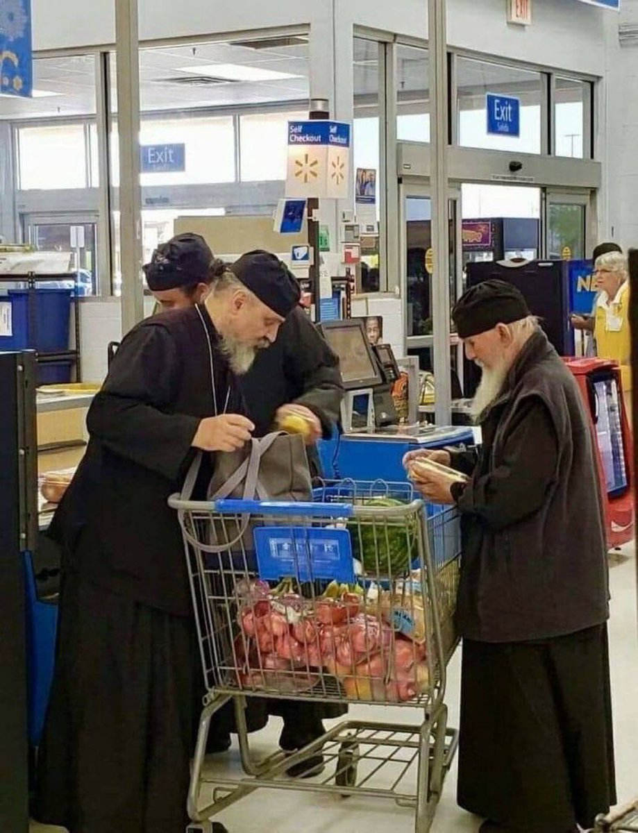uncreated_light's tweet image. When Elder Ephraim of Arizona gets canonized he will be the first saint we have pictures of in Walmart.
As an American this would feel surreal.