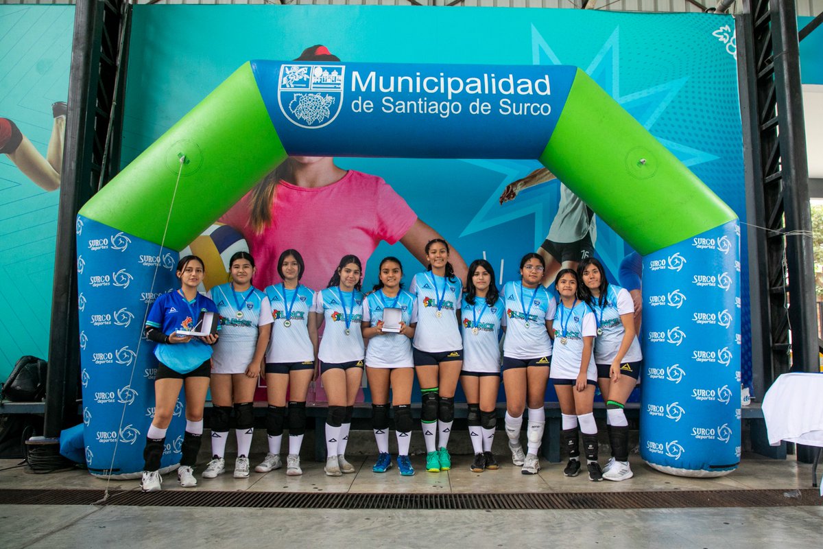 LinceconMalca's tweet photo. 🏐💙 Hoy celebramos a nuestras chicas Sub-14 de vóley, que lograron el subcampeonato en la Copa Surco Sub-15, compitiendo con esfuerzo y garra frente a 9 equipos.
Gracias por dejar en alto el nombre de Lince. Seguiremos apoyándolas rumbo a la Copa Lima. https://t.co/WouTCiaH7R