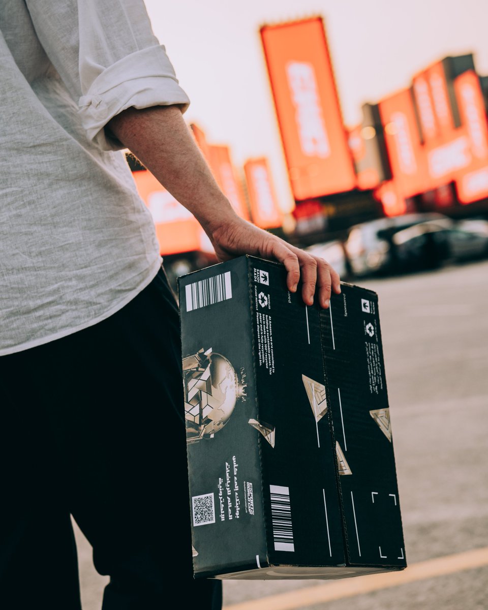 EWC_EN's tweet image. Esports World Cup experience unboxed! ๐ฆ
With @AmazonKSA, the thrill of competition arrived straight to the fans! Fast, smooth and right on time!